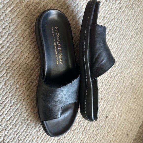 Black Donald Pliner leather slides size 8 - Picture 2 of 4